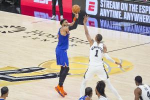 覆盖面积太大！文班251次干扰对方投篮季后赛第1多 唐斯137次第5