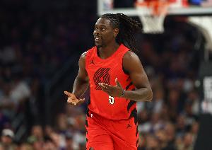 真挚的祝福！NBA官方为朱·霍勒迪送上36岁生日祝福