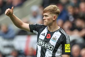 斯基拉：曼联、切尔西都有意引进霍尔，但是纽卡并不愿放人